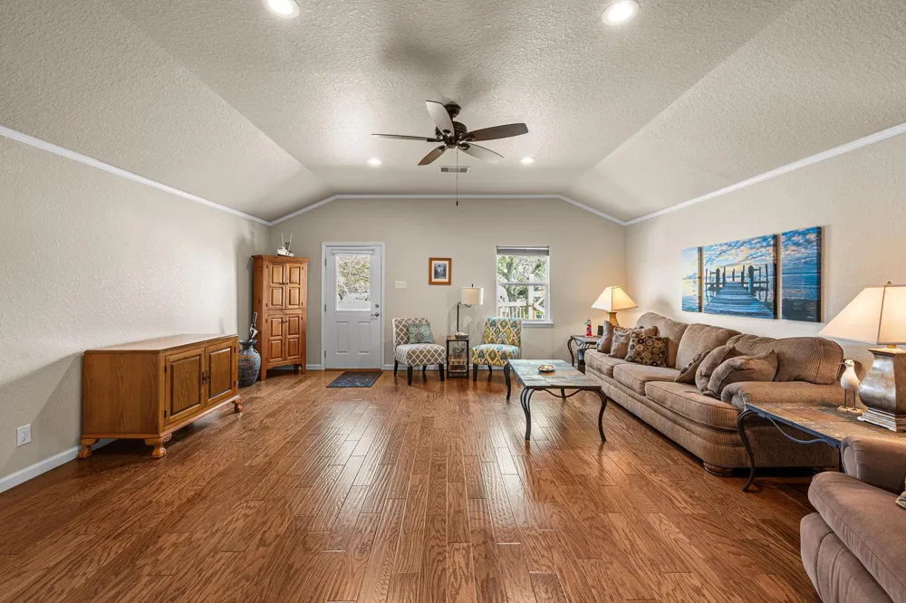 1145 County Road 291 Bay City, TX 77414