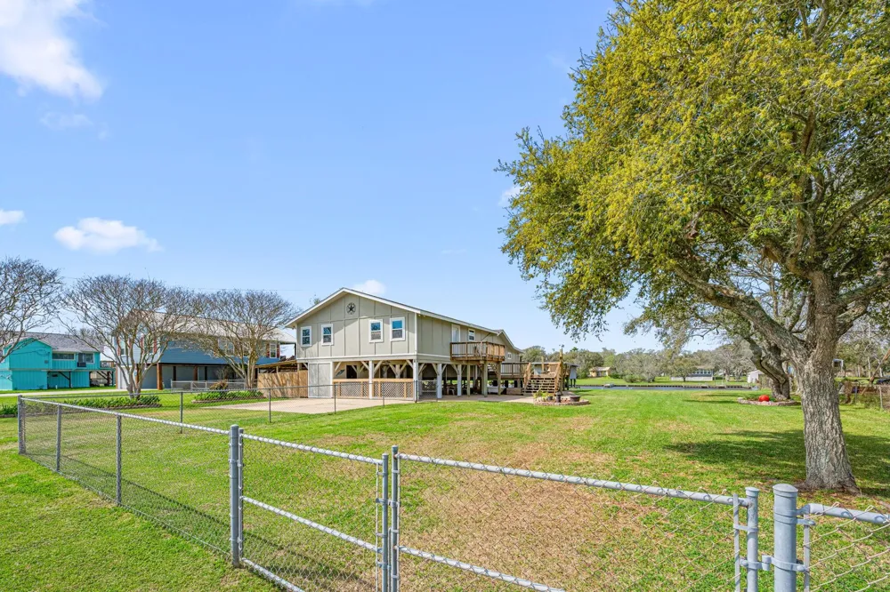 1145 County Road 291 Bay City, TX 77414