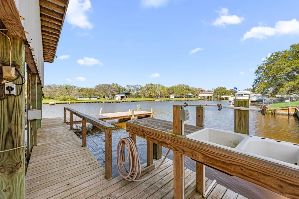 1145 County Road 291 Bay City, TX 77414