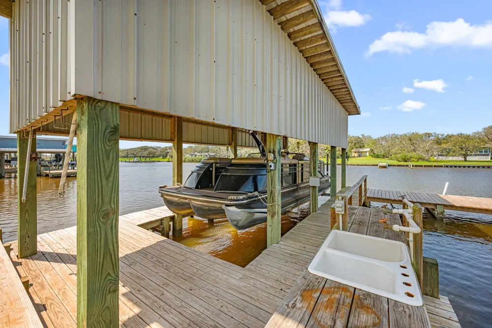 1145 County Road 291 Bay City, TX 77414
