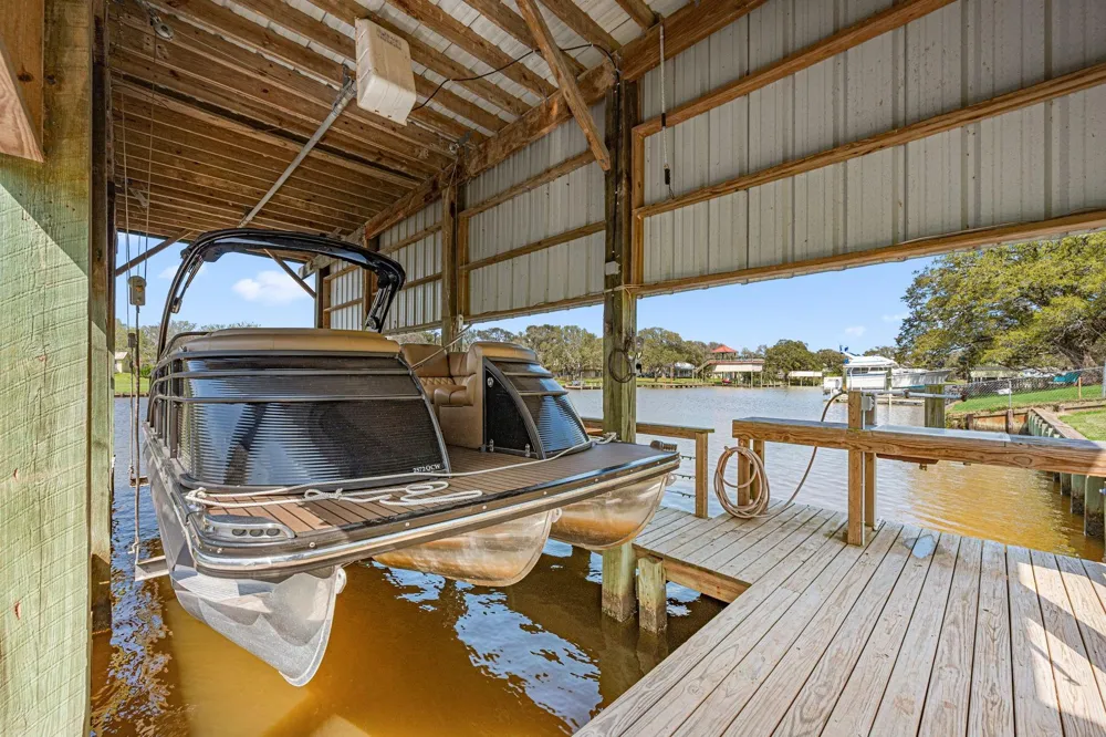 1145 County Road 291 Bay City, TX 77414