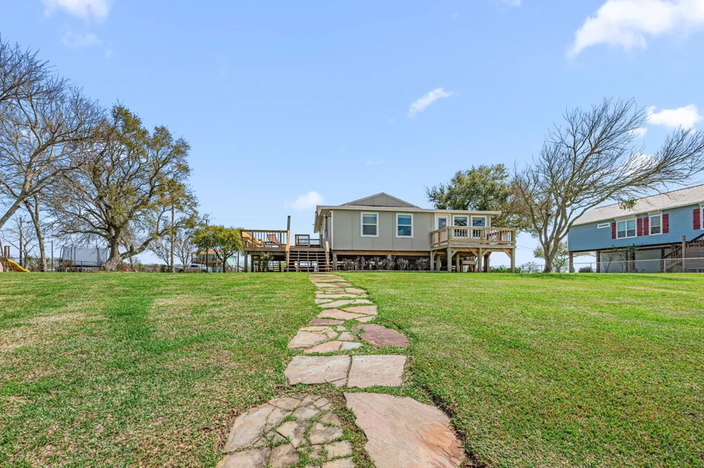 1145 County Road 291 Bay City, TX 77414
