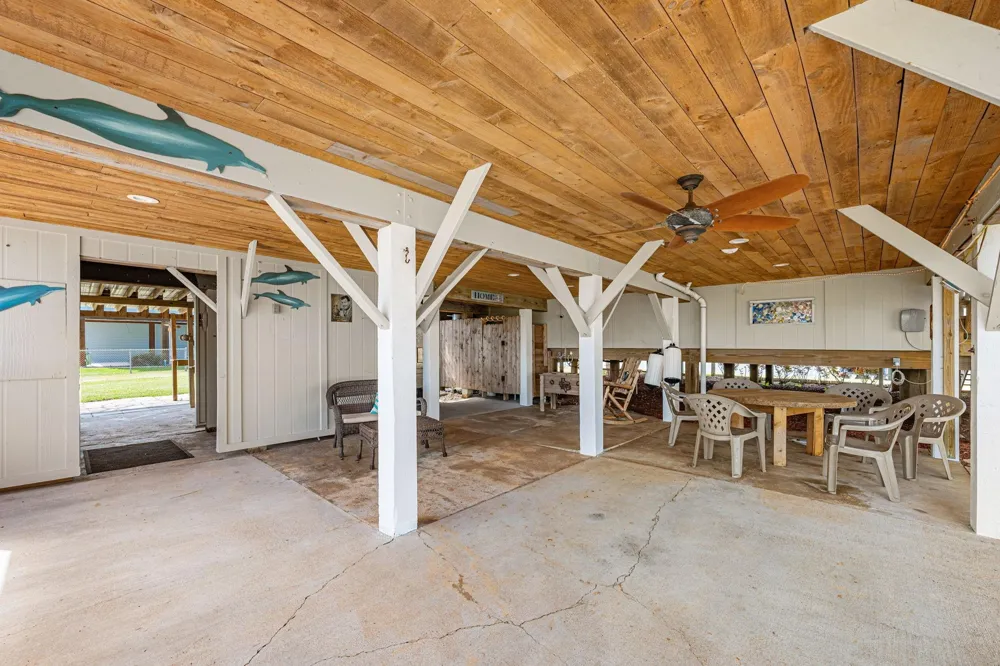 1145 County Road 291 Bay City, TX 77414