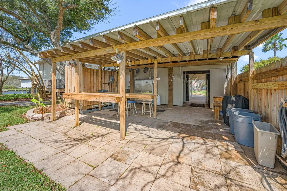 1145 County Road 291 Bay City, TX 77414
