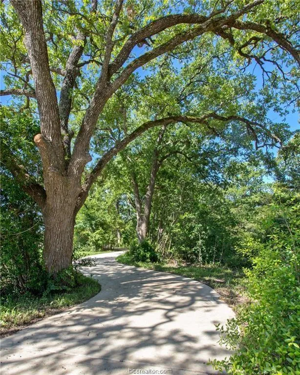 3741 Cooper Court College Station, TX 77845
