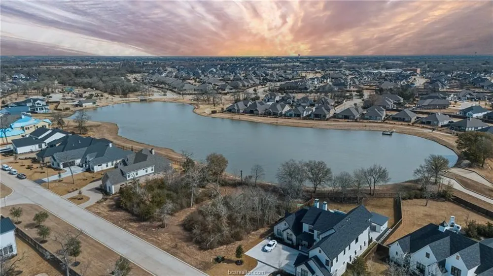 3741 Cooper Court College Station, TX 77845