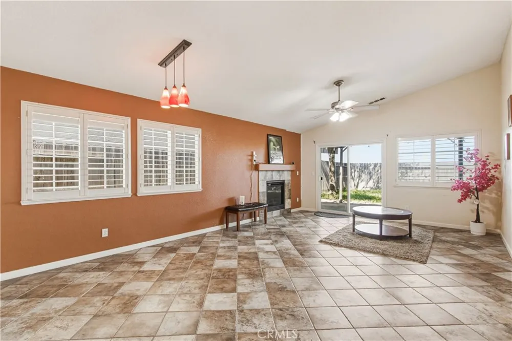1525 La Sierra Street Merced, CA 95348