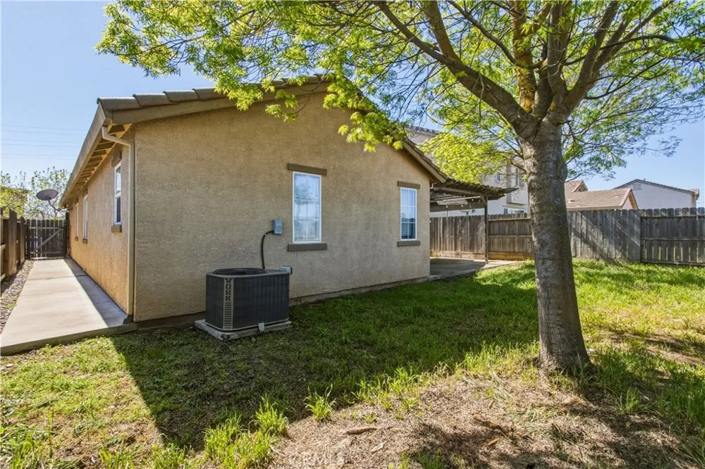 1525 La Sierra Street Merced, CA 95348