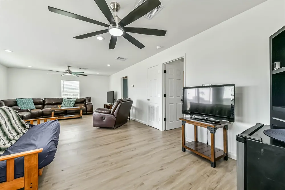 16623 Nassau Way Jamaica Beach, TX 77554