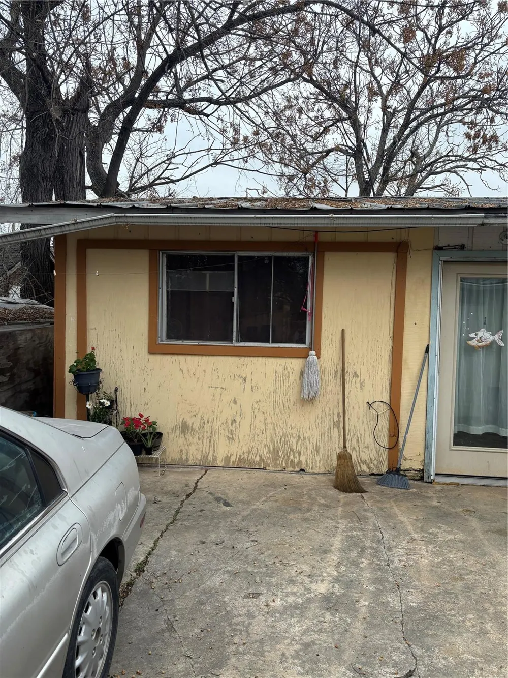 725 Swigert Avenue Kerrville, TX 78028