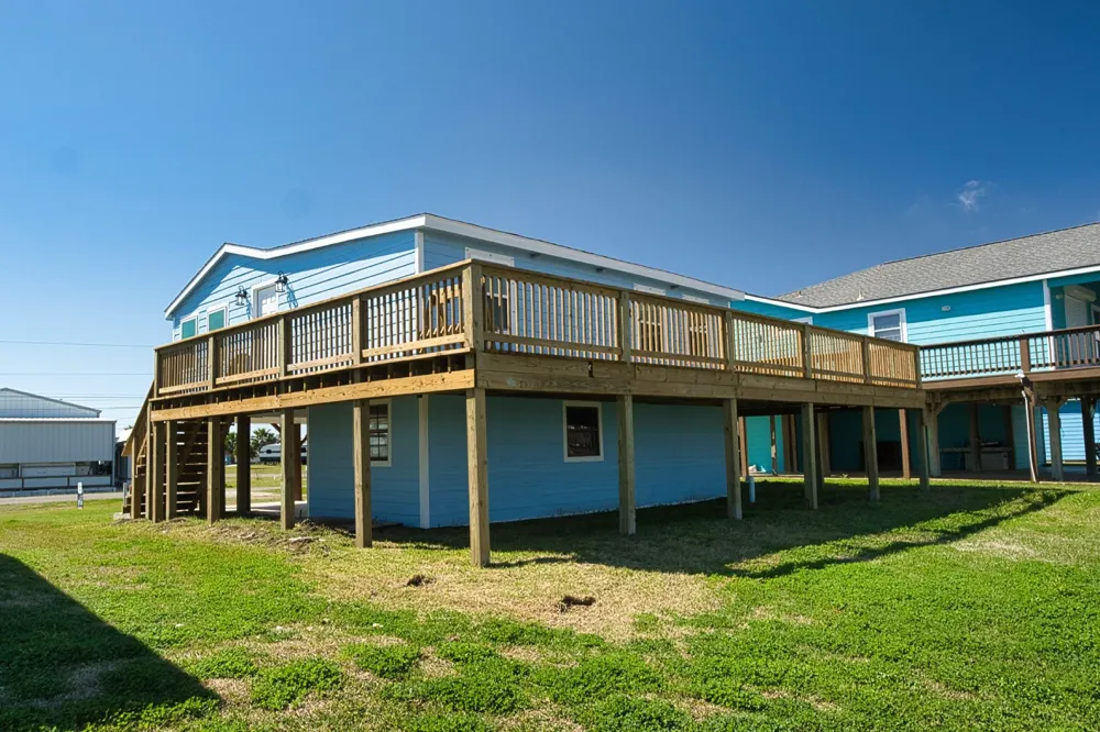 976 County Road 202 Sargent, TX 77414