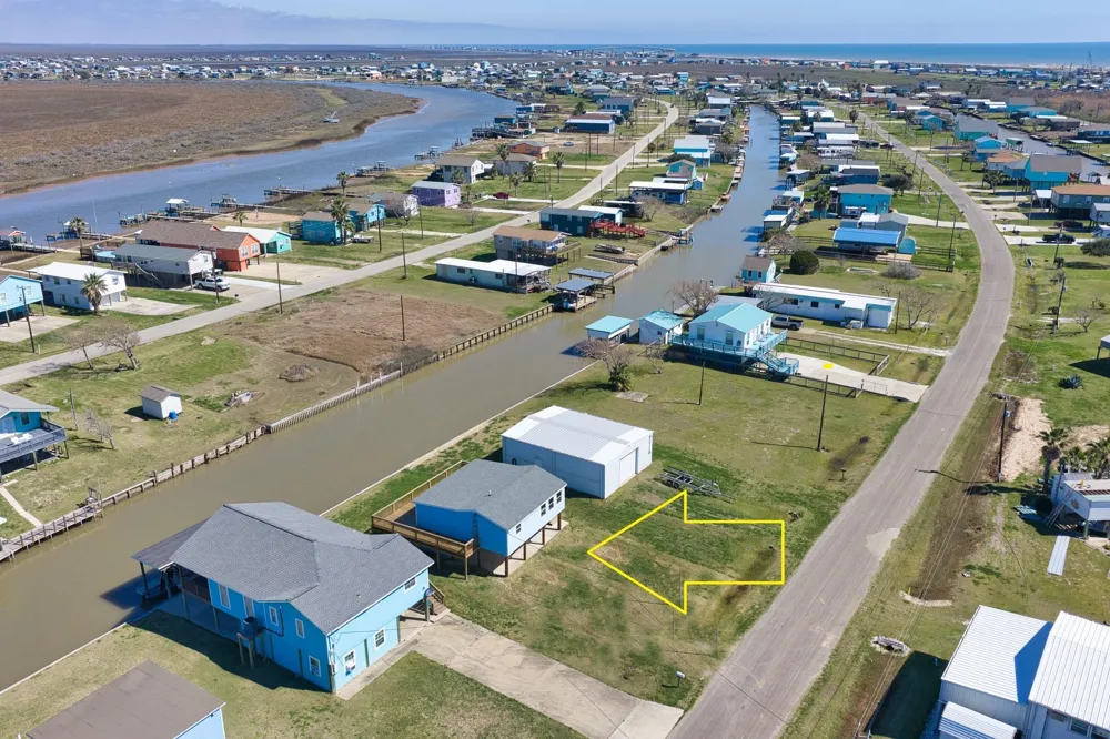 976 County Road 202 Sargent, TX 77414