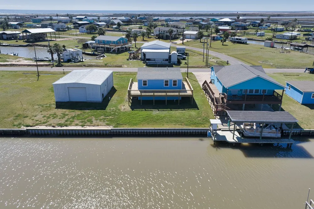 976 County Road 202 Sargent, TX 77414