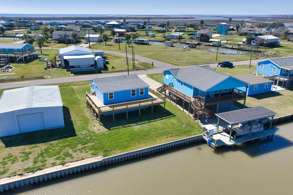 976 County Road 202 Sargent, TX 77414