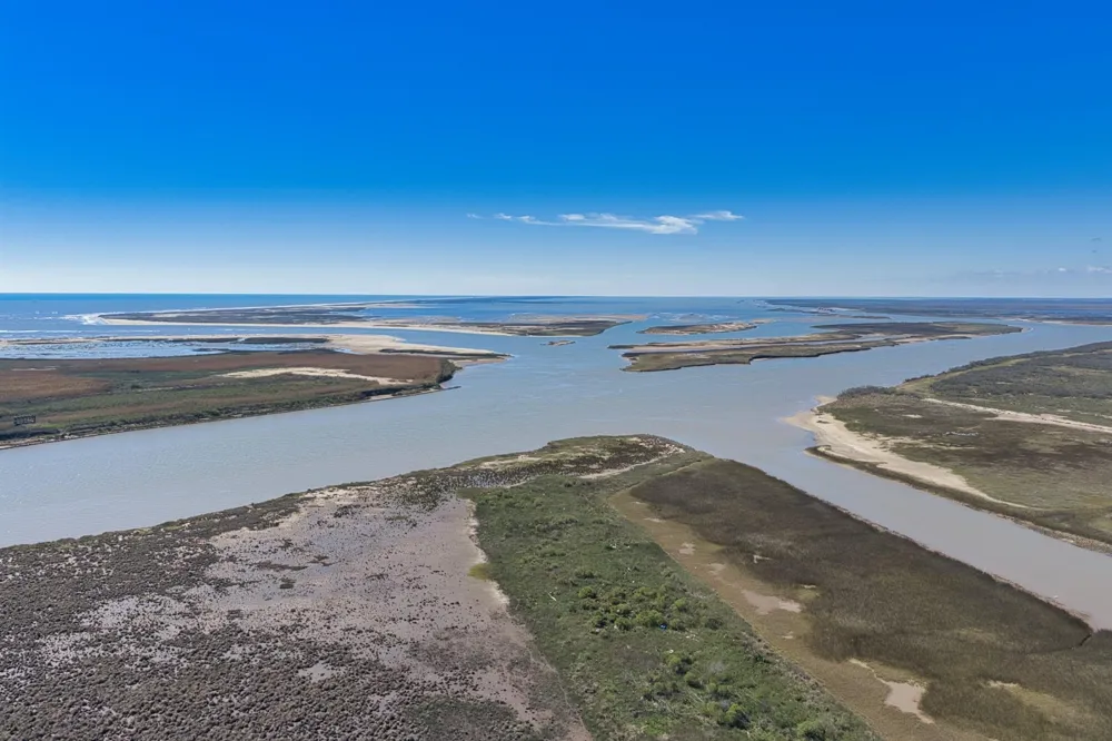 976 County Road 202 Sargent, TX 77414