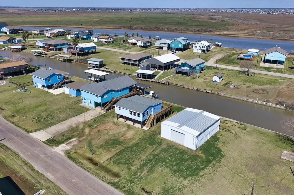 976 County Road 202 Sargent, TX 77414