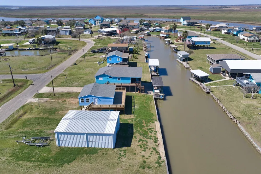 976 County Road 202 Sargent, TX 77414