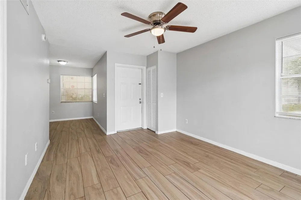 6915 STONES THROW CIRCLE #3106 St Petersburg, FL 33710
