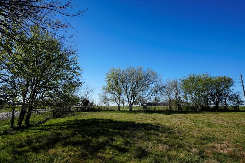1011 Fm 956 Schulenburg, TX 78956