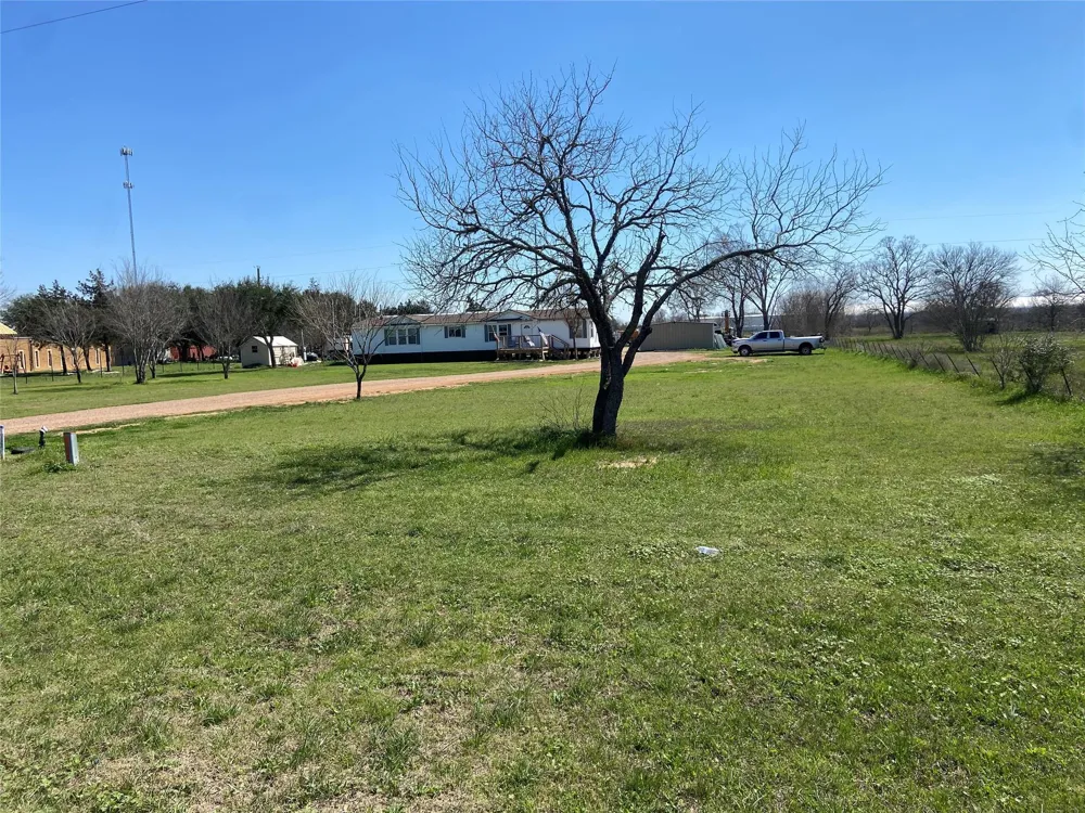 10507 E 159 Highway E Bellville, TX 77418