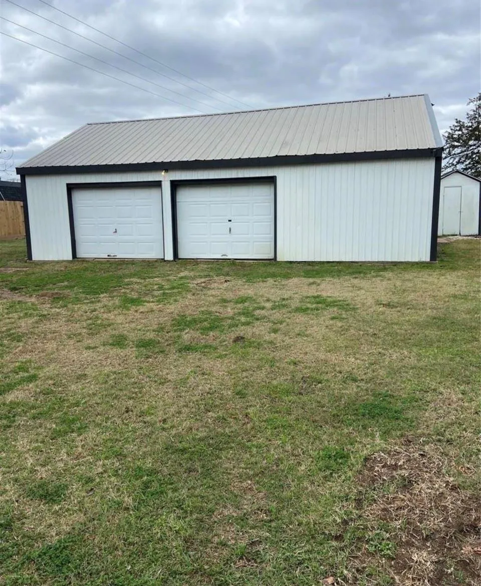 10507 E 159 Highway E Bellville, TX 77418