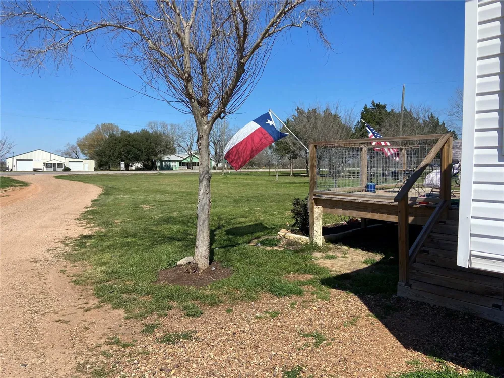 10507 E 159 Highway E Bellville, TX 77418