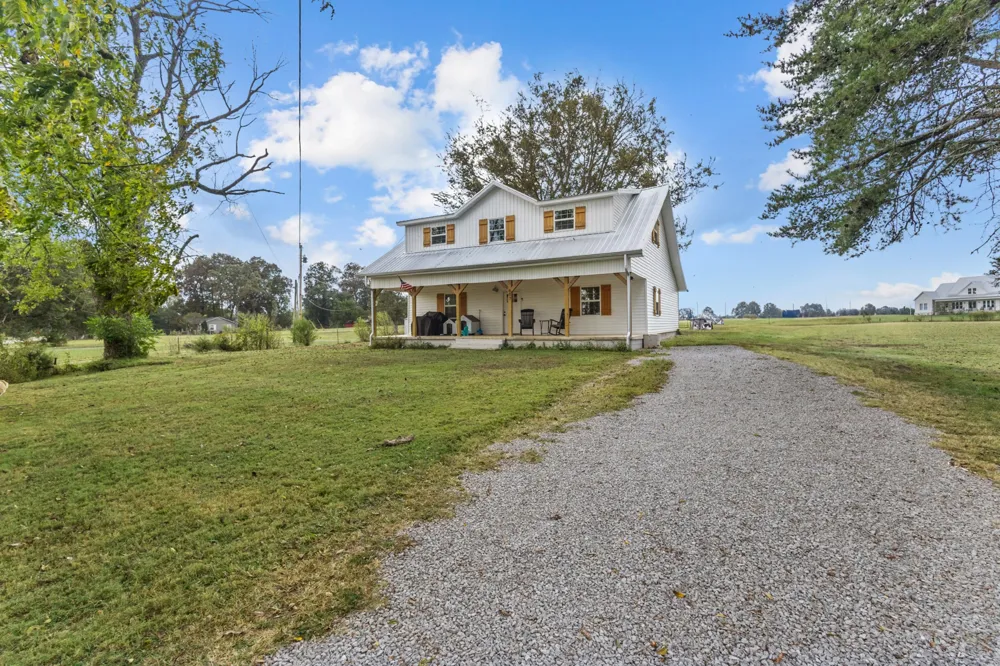 607 Old Columbia Rd Unionville, TN 37180