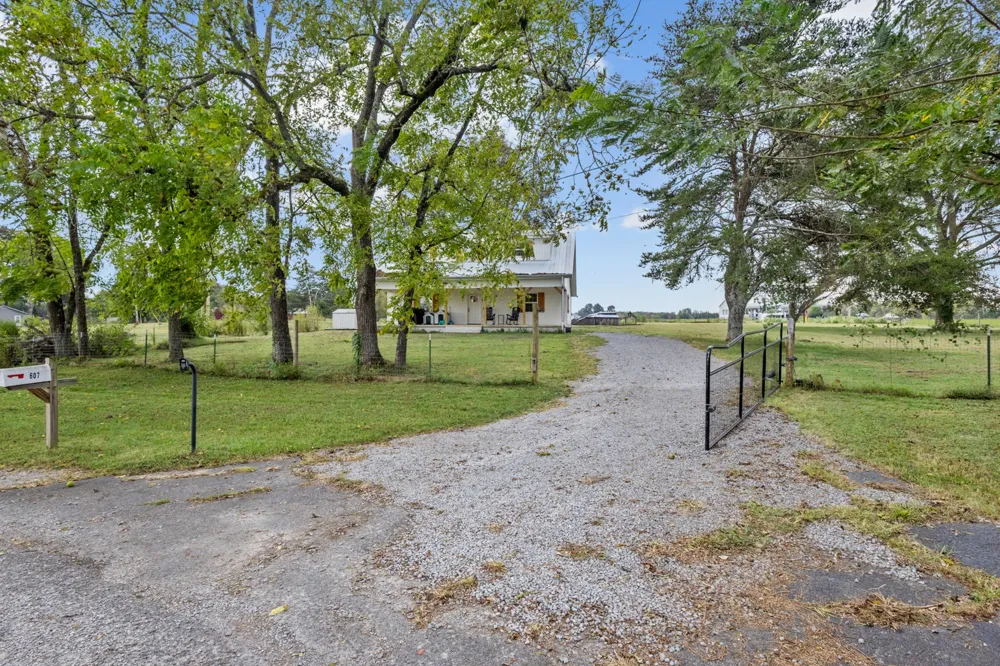 607 Old Columbia Rd Unionville, TN 37180