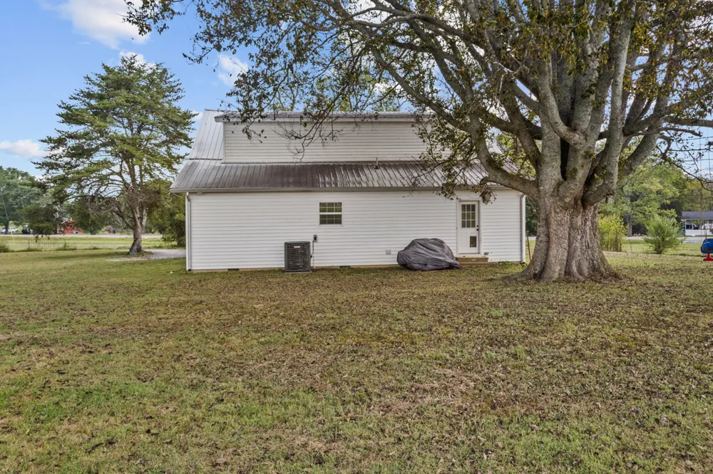 607 Old Columbia Rd Unionville, TN 37180
