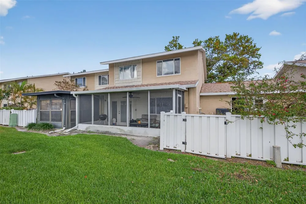 6490 CAPE HATTERAS WAY NE #2 St Petersburg, FL 33702
