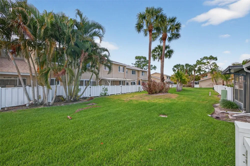 6490 CAPE HATTERAS WAY NE #2 St Petersburg, FL 33702