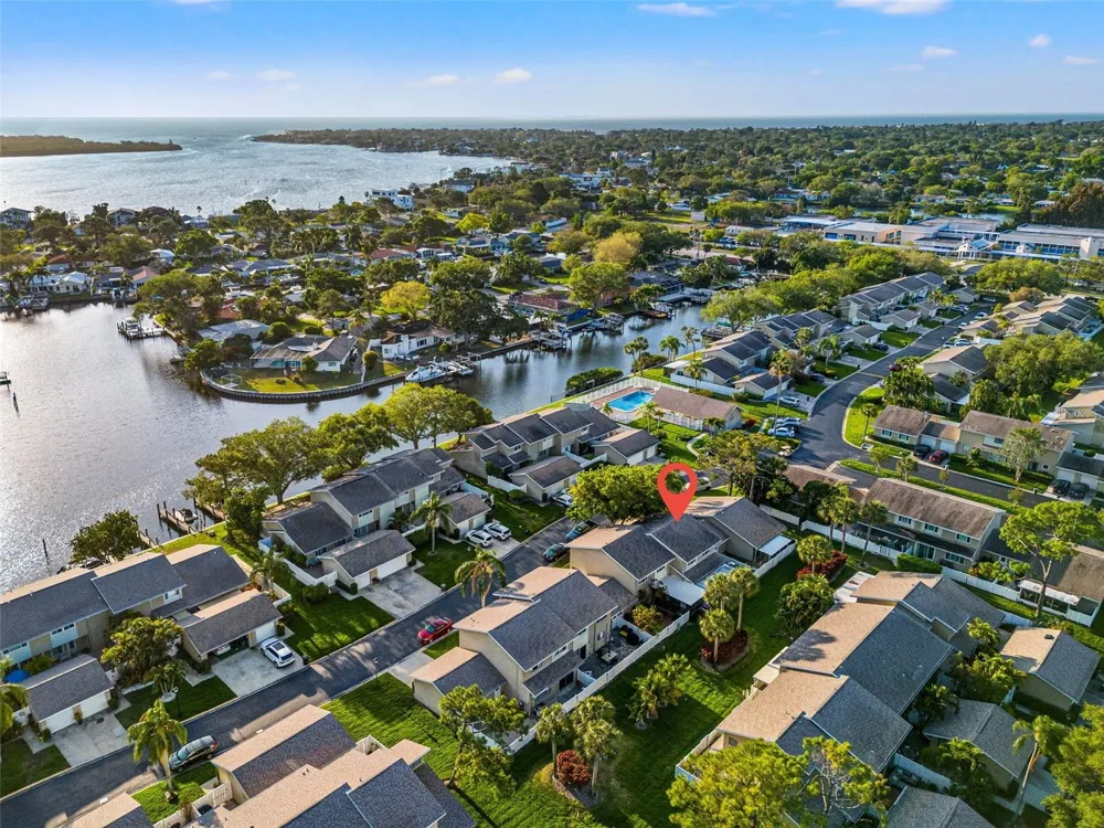 6490 CAPE HATTERAS WAY NE #2 St Petersburg, FL 33702