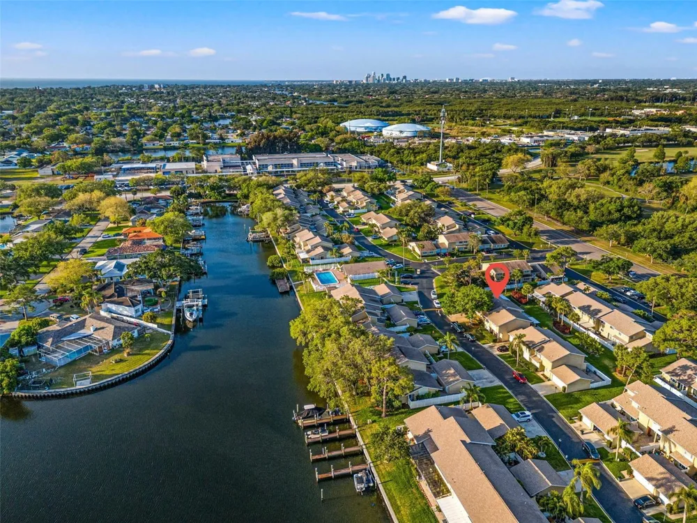 6490 CAPE HATTERAS WAY NE #2 St Petersburg, FL 33702