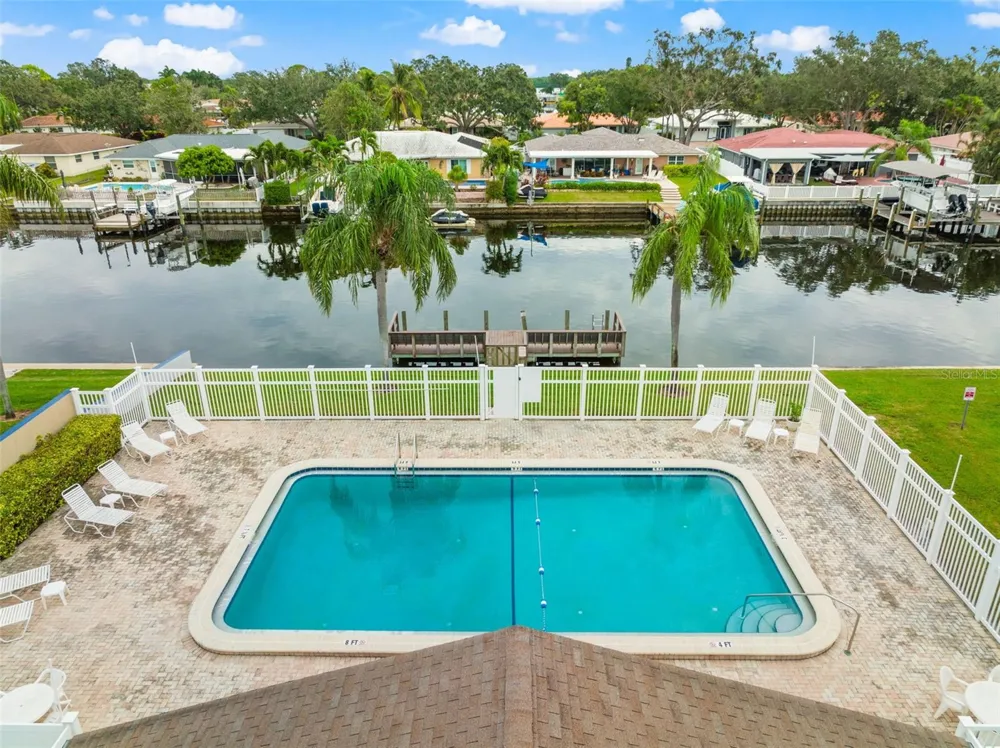 6490 CAPE HATTERAS WAY NE #2 St Petersburg, FL 33702
