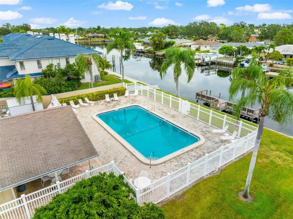 6490 CAPE HATTERAS WAY NE #2 St Petersburg, FL 33702