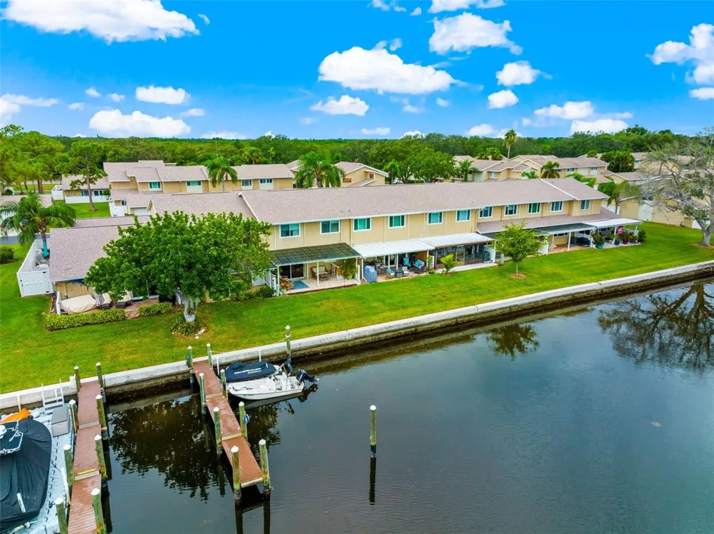 6490 CAPE HATTERAS WAY NE #2 St Petersburg, FL 33702