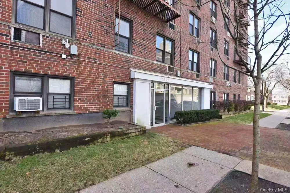 15272 Melbourne Avenue #2G Flushing, NY 11367