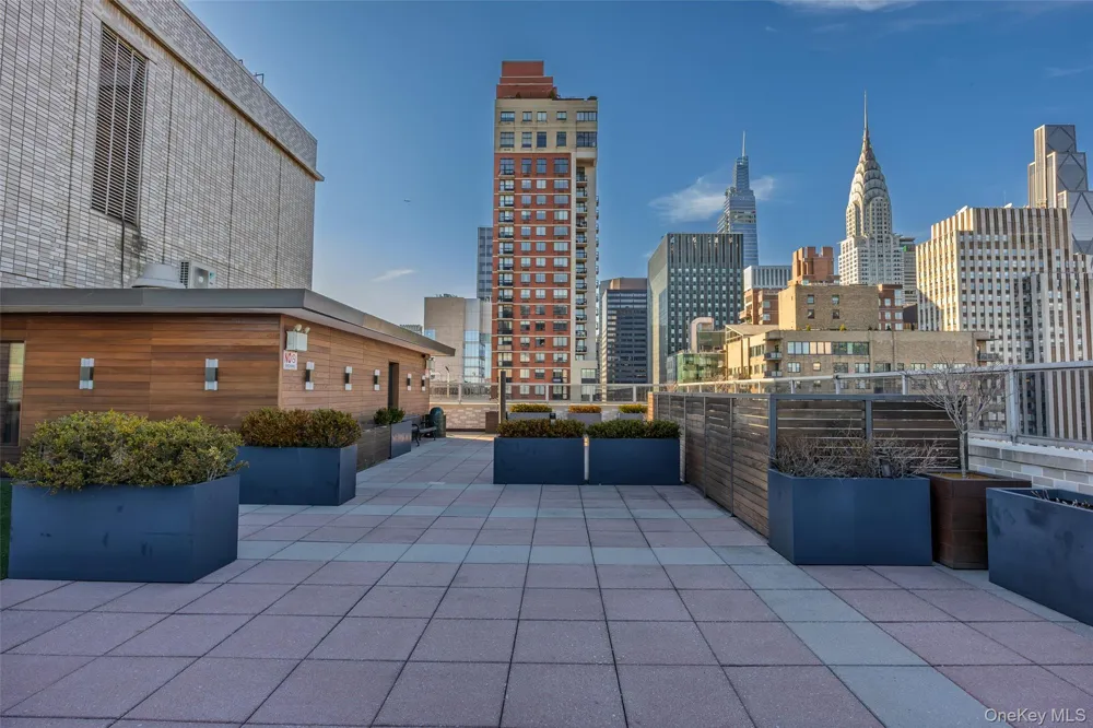 300 E 40 STREET #12E New York (Manhattan), NY 10016