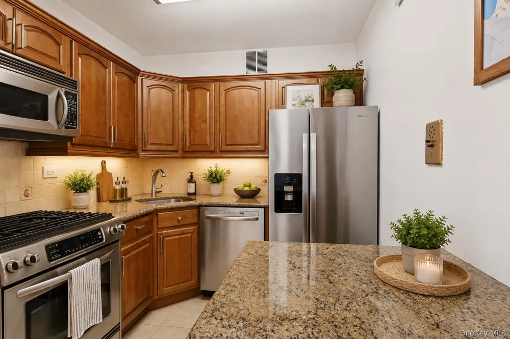 300 E 40 STREET #12E New York (Manhattan), NY 10016