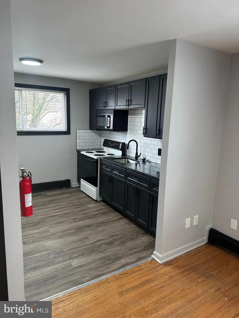 517 MORGAN AVENUE #6 Palmyra, NJ 08065