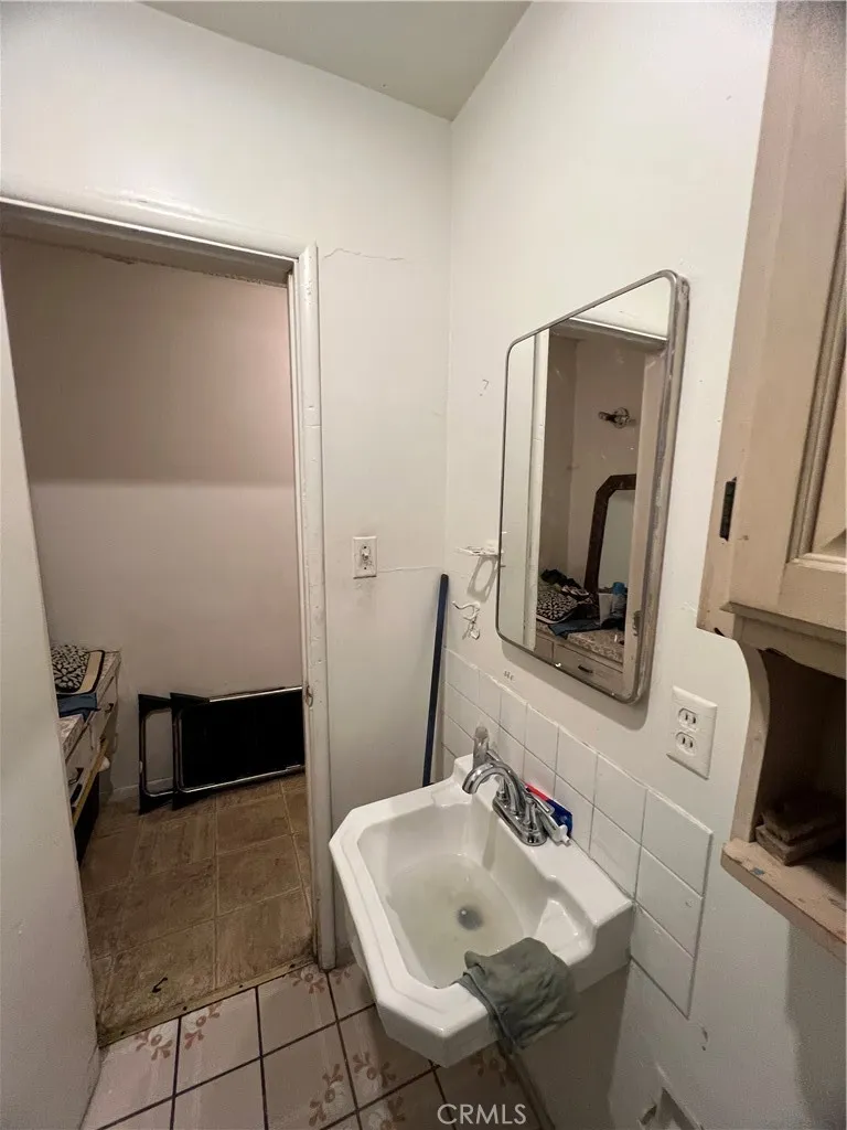 3248 Eastern Avenue El Sereno, CA 90032