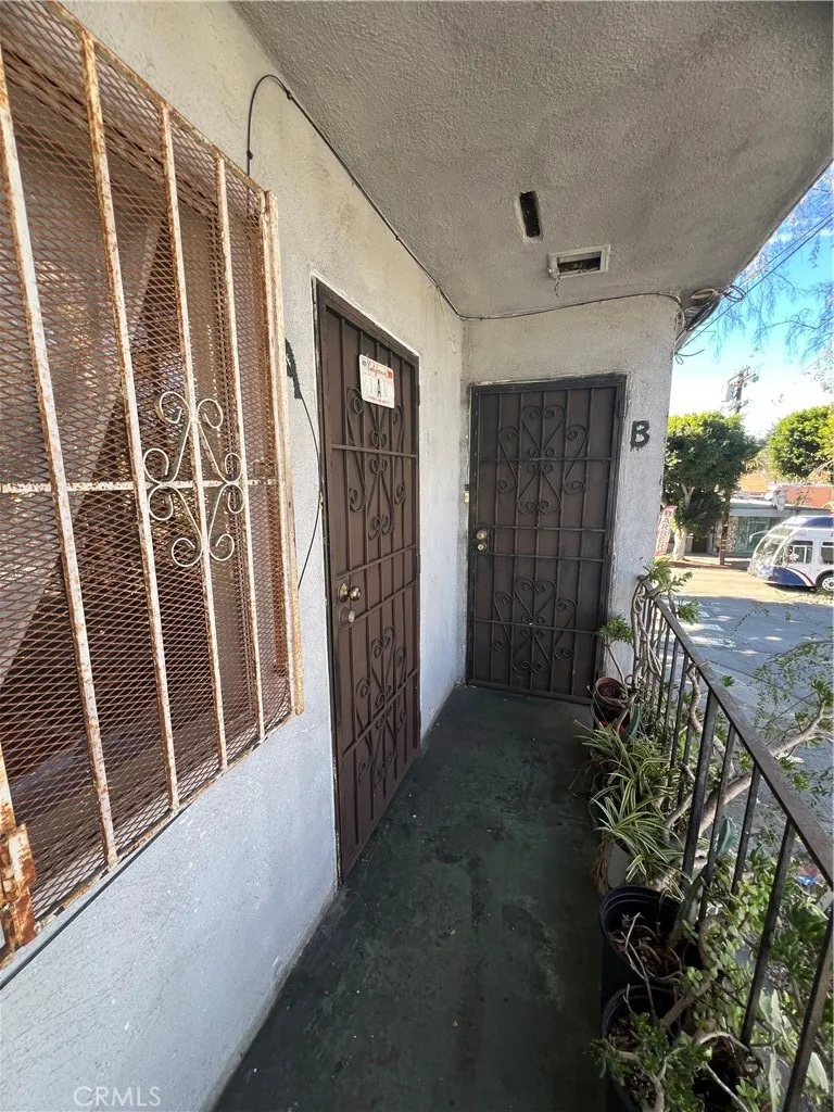 3248 Eastern Avenue El Sereno, CA 90032