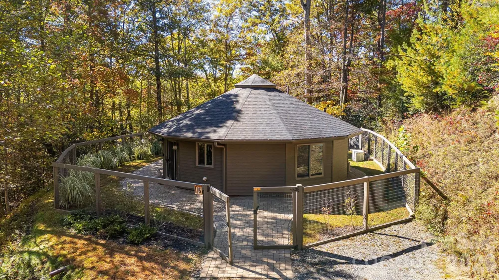 16 Caddis Court Marshall, NC 28753