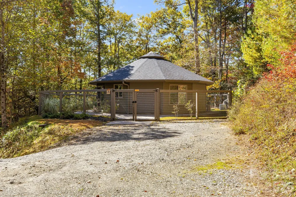 16 Caddis Court Marshall, NC 28753