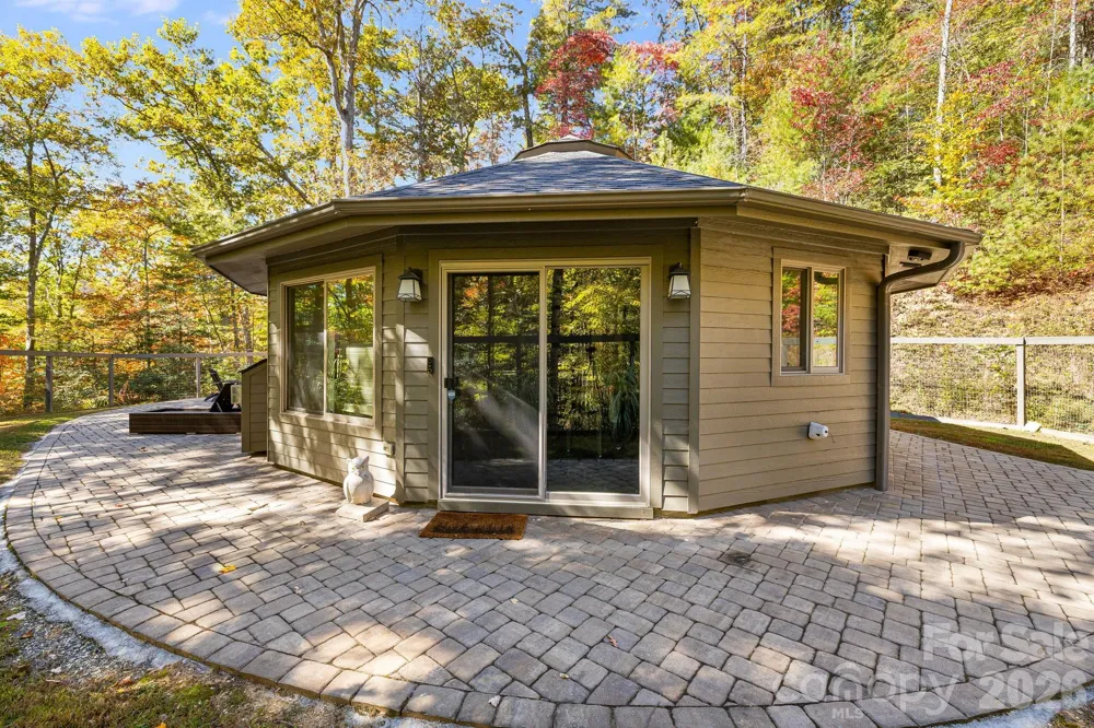 16 Caddis Court Marshall, NC 28753
