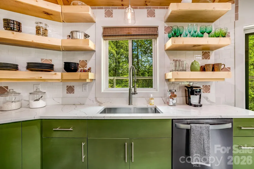 16 Caddis Court Marshall, NC 28753