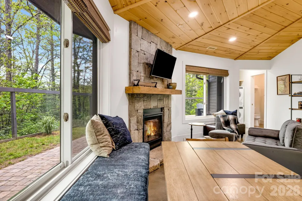 16 Caddis Court Marshall, NC 28753