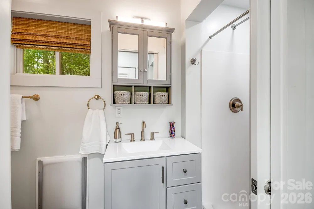 16 Caddis Court Marshall, NC 28753