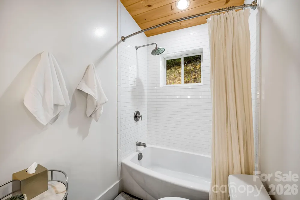 16 Caddis Court Marshall, NC 28753