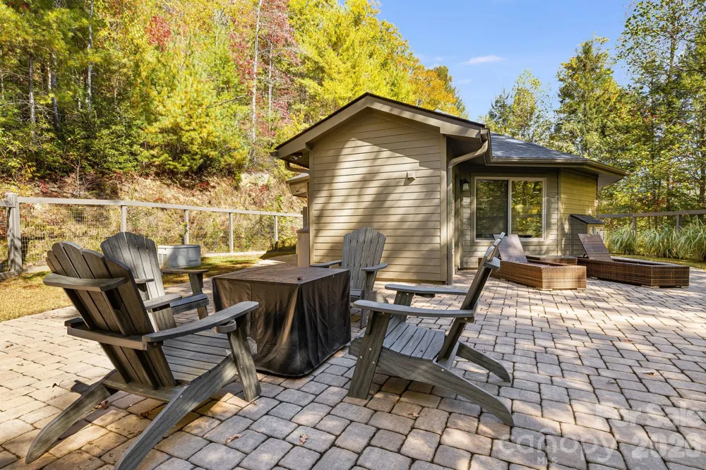 16 Caddis Court Marshall, NC 28753